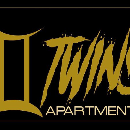Twins Apartments Като Пиргос Екстериор снимка
