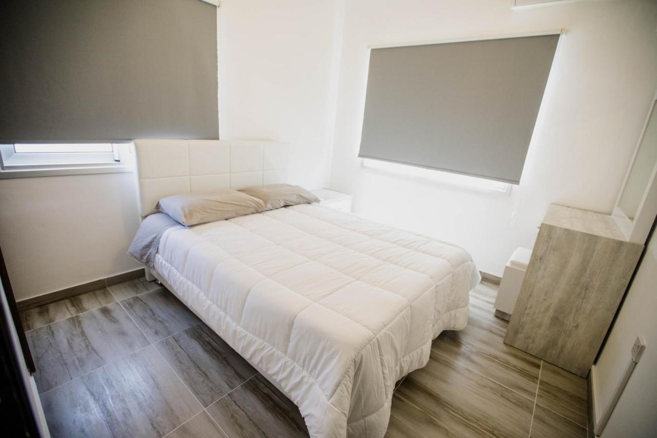 Twins Apartments Като Пиргос Екстериор снимка