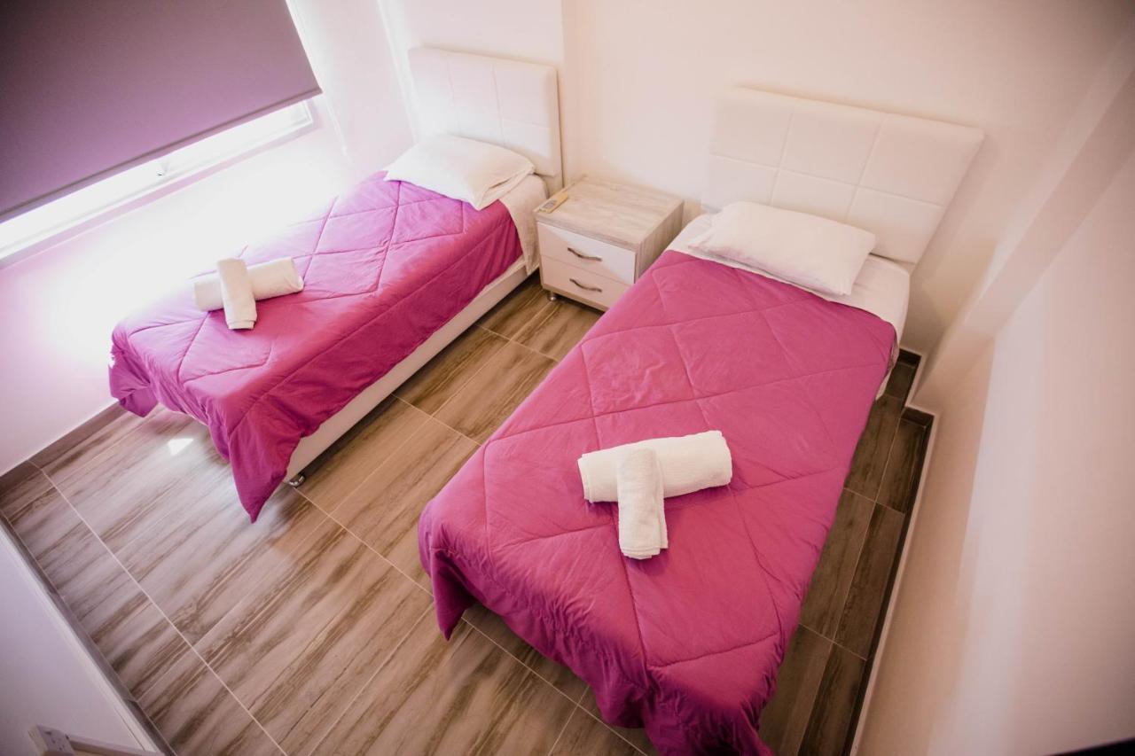 Twins Apartments Като Пиргос Екстериор снимка